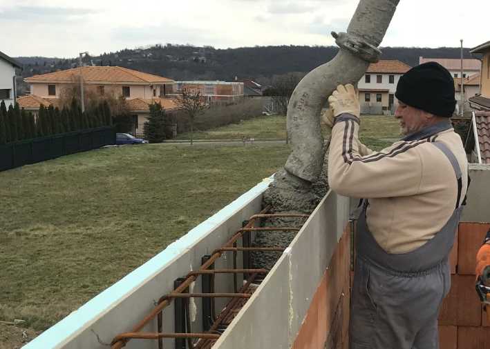 510. Thermoring hőszigetelt koszorúzsalu betonozása